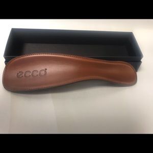8” NIB Leather Shoehorn